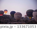 トルコのカッパドキアの気球 133671053