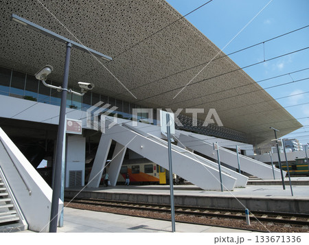 モロッコ　カサブランカ駅　ホーム　5月 133671336