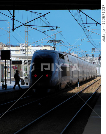 モロッコ カサブランカ駅 高速鉄道アル・ブラク 5月 モロッコ カサブランカ駅 高速鉄道アル・ブラク 5月 133671337