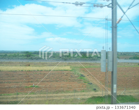 モロッコ　タンジェーカサブランカ間　ONCF電車からの景色　5月 133671340