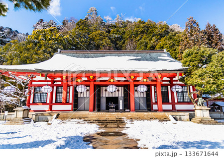 京都 冬の鞍馬寺　本殿金堂 133671644