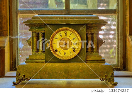 Vintage Old Hands Free Clock Vintage Old Hands Free Clock 133674227