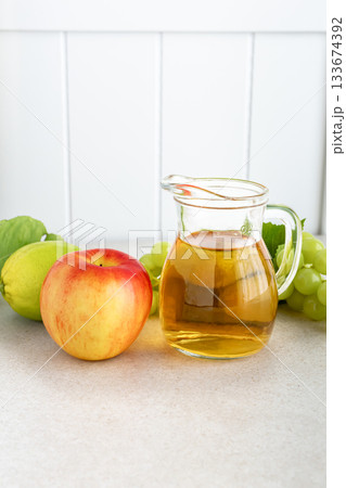 果実酢 フルーツビネガーのイメージ写真 果実酢 フルーツビネガーのイメージ写真 133674392