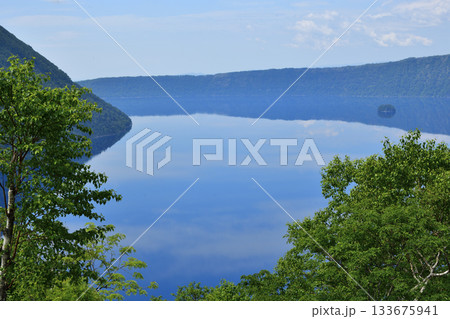 初夏の裏摩周湖 初夏の裏摩周湖 133675941