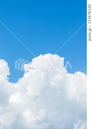 晩夏の空　午後の澄んだ青空と雲55 133676100