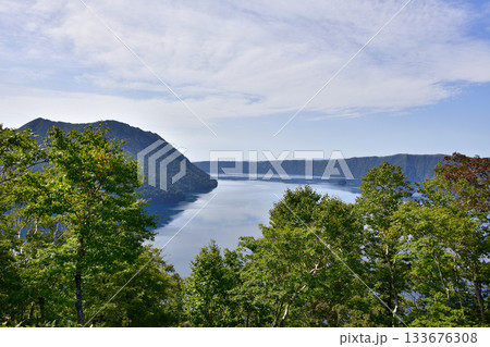 初秋の裏摩周湖 133676308