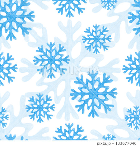 Seamless pattern with blue snowflakes on an isolated background. Drawing with colored pencils. Pencil drawing with openwork snowflakes for winter themes and festive decorations. 133677040