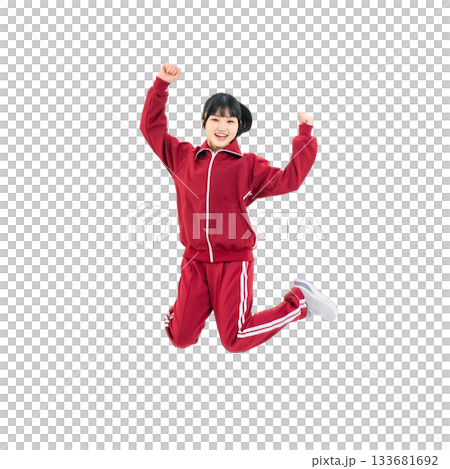 元気にジャンプする体育ジャージを着た女子学生 手作業で精密に切り抜いた背景透過全身写真PNG 元気にジャンプする体育ジャージを着た女子学生 手作業で精密に切り抜いた背景透過全身写真PNG 133681692