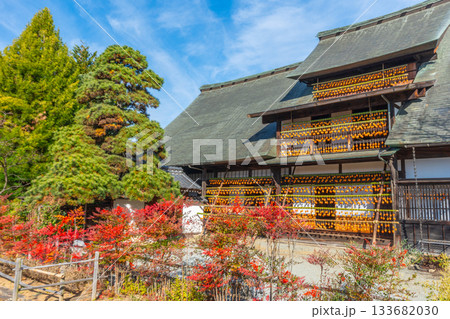 旧高野家住宅「甘草屋敷」 山梨県甲州市の特産品・枯露柿 干し柿 旧高野家住宅「甘草屋敷」 山梨県甲州市の特産品・枯露柿 干し柿 133682030