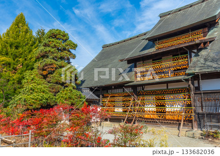 旧高野家住宅「甘草屋敷」  山梨県甲州市の特産品・枯露柿　干し柿 133682036