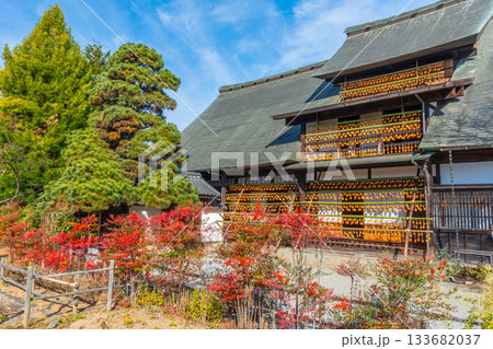 旧高野家住宅「甘草屋敷」  山梨県甲州市の特産品・枯露柿　干し柿 133682037