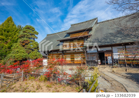 旧高野家住宅「甘草屋敷」  山梨県甲州市の特産品・枯露柿　干し柿 133682039