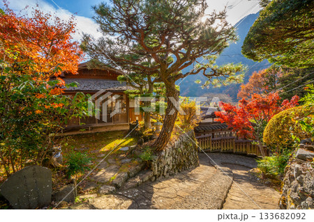 赤沢宿　紅葉　山梨県　早川町 133682092