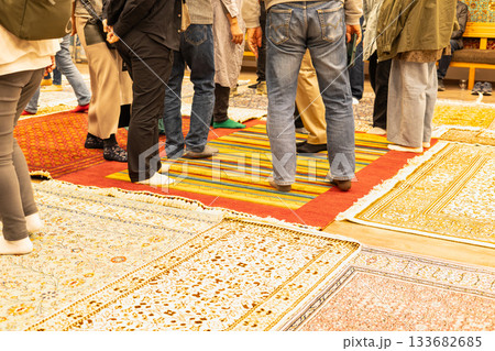 トルコ手織り絨毯 133682685