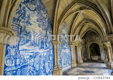 ポルト大聖堂の装飾タイル　アズレージョ　ポルトガル・ポルト　 133683764