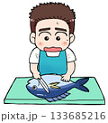 魚をさばく男性 不安 133685216