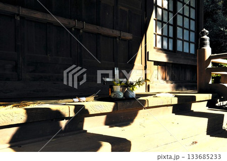 小さな神社のお供えもの　藤沢市大庭神社 133685233