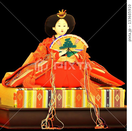 雛祭りの内裏雛 133685910