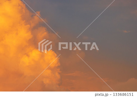 夏の空 夕暮れの時の空と雲298 夏の空 夕暮れの時の空と雲298 133686151