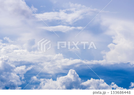 雨上がりの秋の空と印象的な雲07 雨上がりの秋の空と印象的な雲07 133686448