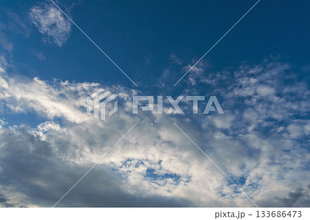夏の空 夕暮れの時の空と雲242 夏の空 夕暮れの時の空と雲242 133686473