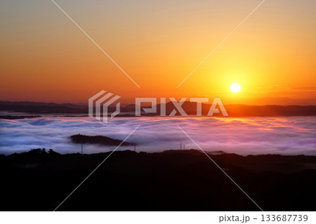 日の出と雲海2193 133687739