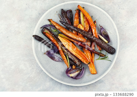 Delicious roasted baby carrots. Delicious roasted baby carrots. 133688290