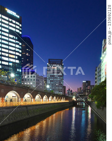 神田川の夕景 ～ 万世橋より　 都市景観（2025年11月） 133692128