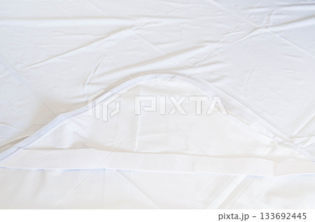 白い防水シーツ ゴムバンド付き 白い防水シーツ ゴムバンド付き 133692445
