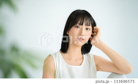 若い女性の美容イメージ 133696573