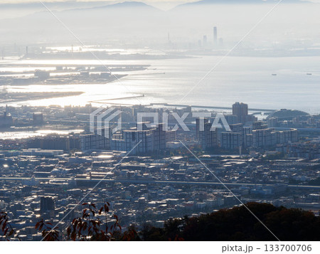 神戸、六甲山の風吹岩からの絶景 133700706