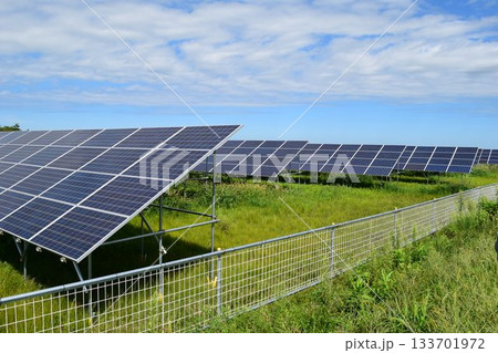 ソーラーパネル 自然エネルギー 133701972