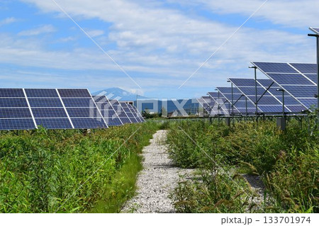 ソーラーパネル 自然エネルギー 133701974