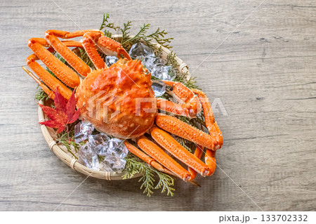 オオズワイガニの盛り付け 133702332