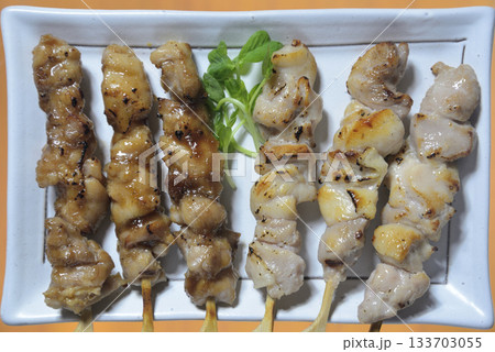 焼き鳥を俯瞰 133703055