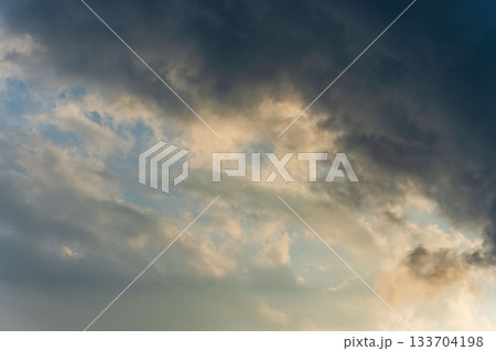秋の空 夕暮れの時の空と雲14 秋の空 夕暮れの時の空と雲14 133704198