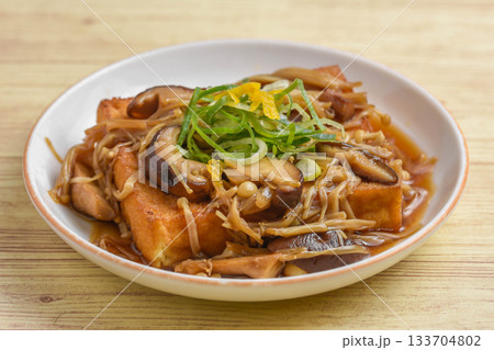 厚揚げのキノコ添え 厚揚げのキノコ添え 133704802