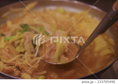 湯気立つ冬の絶品料理・牛もつ鍋 133705498