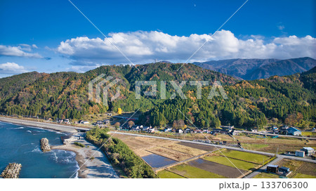 日本の富山県朝日町笹川地区周辺の風景 133706300