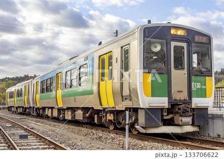 久留里駅に停車中の久留里線の列車 久留里駅に停車中の久留里線の列車 133706622