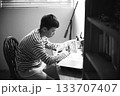 中学受験に向けて学習する小学生 133707407