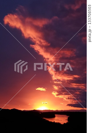 三重県志摩市の夕景(タテ) 三重県志摩市の夕景(タテ) 133708503