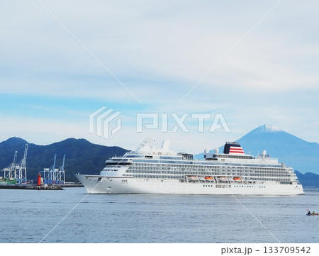 静岡県 飛鳥Ⅲと富士山 11月 静岡県 飛鳥Ⅲと富士山 11月 133709542