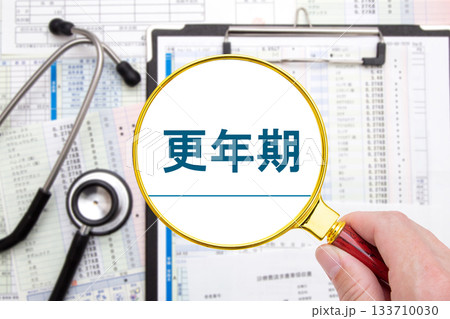更年期 医療イメージ 更年期 医療イメージ 133710030
