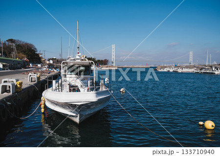 [絵島]正面から見た漁船 133710940