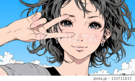 笑顔でピースサインを見せる若い女性