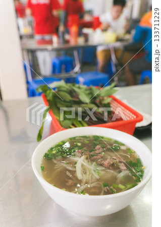 ベトナムの屋台で食べたフォー ベトナムの屋台で食べたフォー 133711229