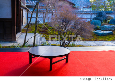 冬の建仁寺 塔頭・西来院の前庭の風景3 京都府京都市東山区 冬の建仁寺 塔頭・西来院の前庭の風景3 京都府京都市東山区 133711325