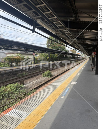 田舎にある駅のホーム 田舎にある駅のホーム 133711367