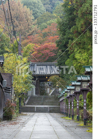 秋の長楽寺 紅葉と山門 秋の長楽寺 紅葉と山門 133712791